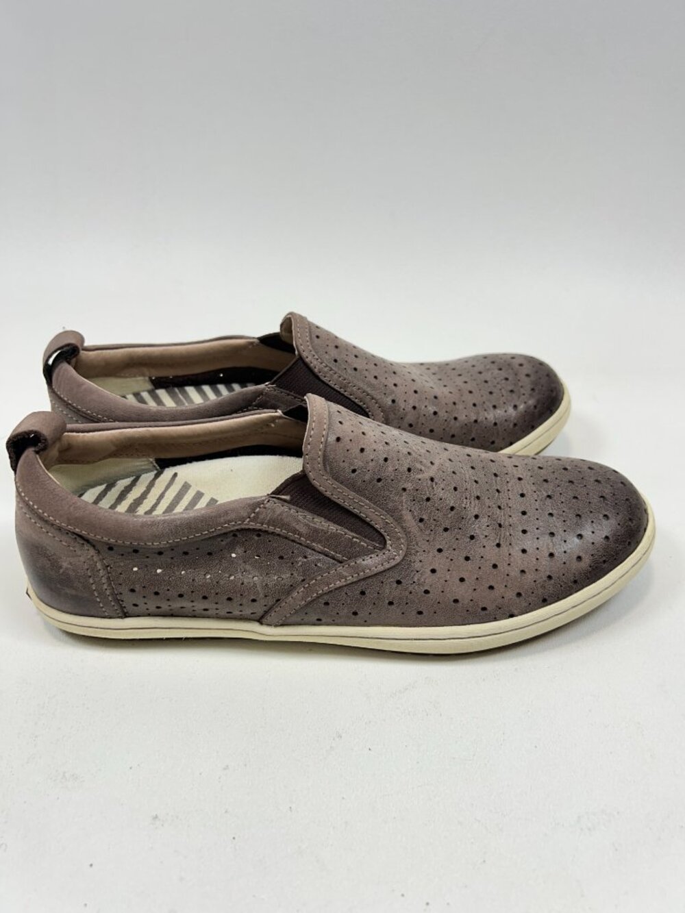 TAOS Court Shoes Slip-On Size 9 Brown Leather Sneakers Loafers - Picture 3 of 10